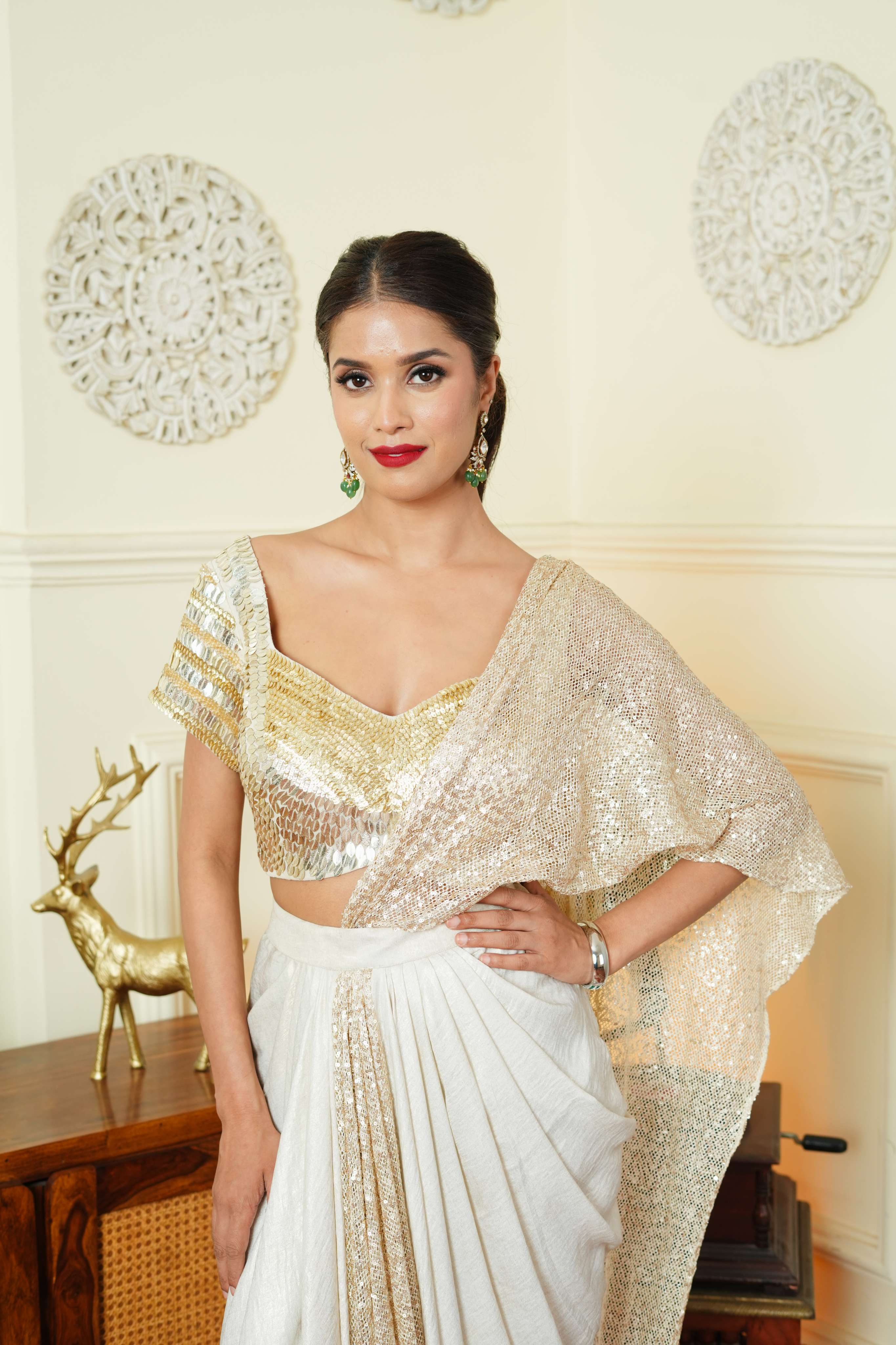 UMA SUTRA Golden Dual Tone Drape Saree